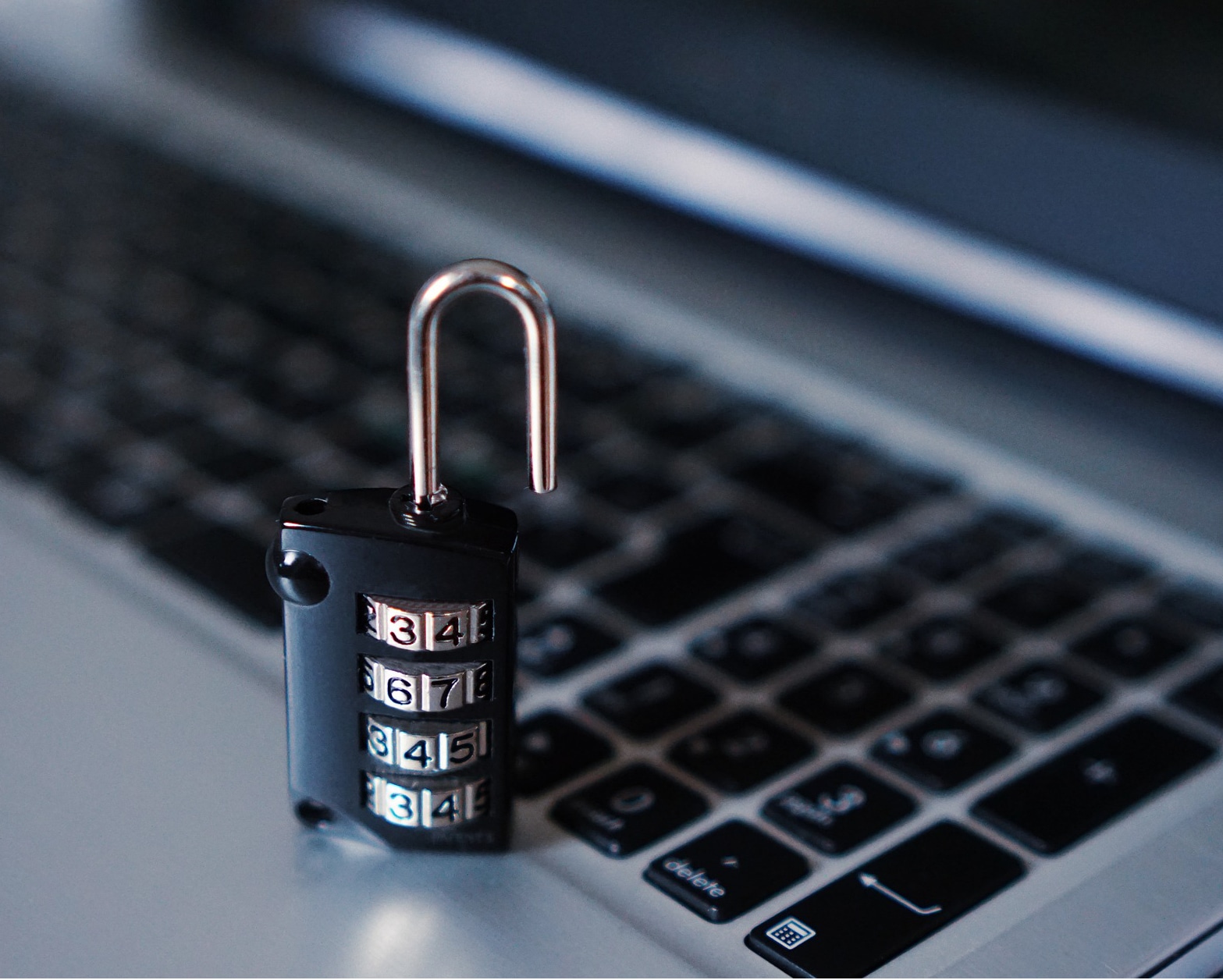 Cyberbezpieczeństwo Bezpieczeństwo Sieci Informatycznych